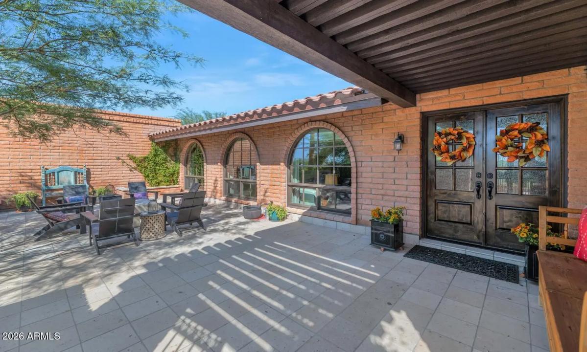 Real Estate Picture 8