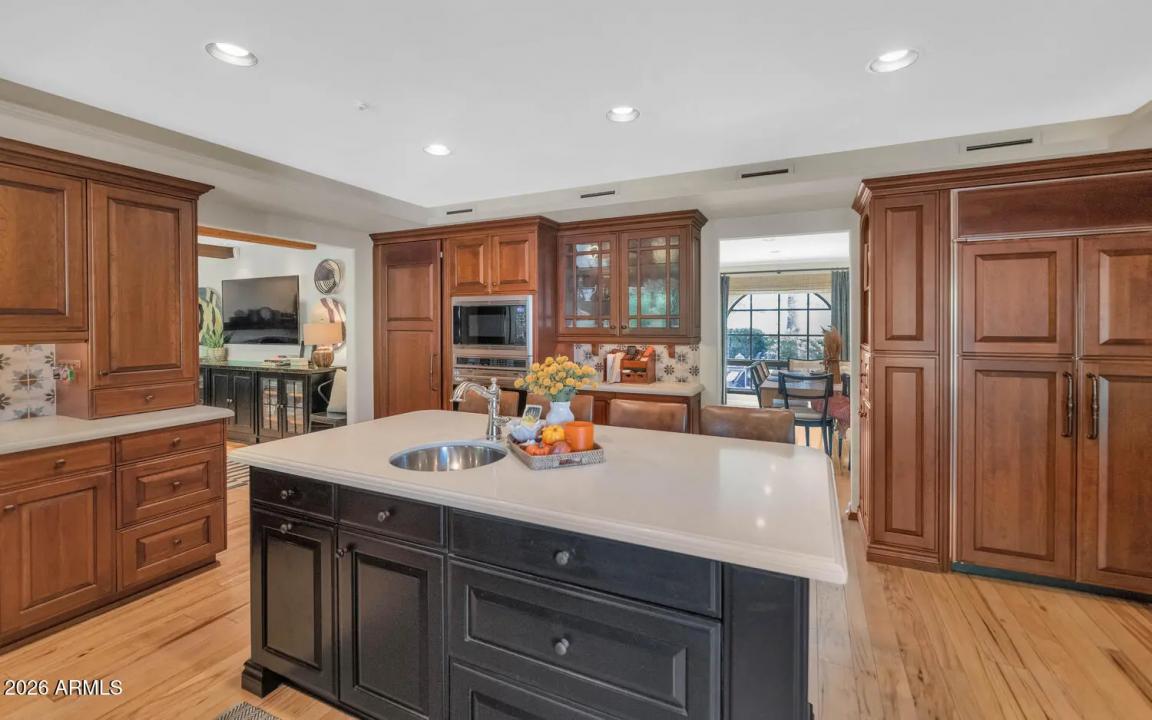 Real Estate Picture 24