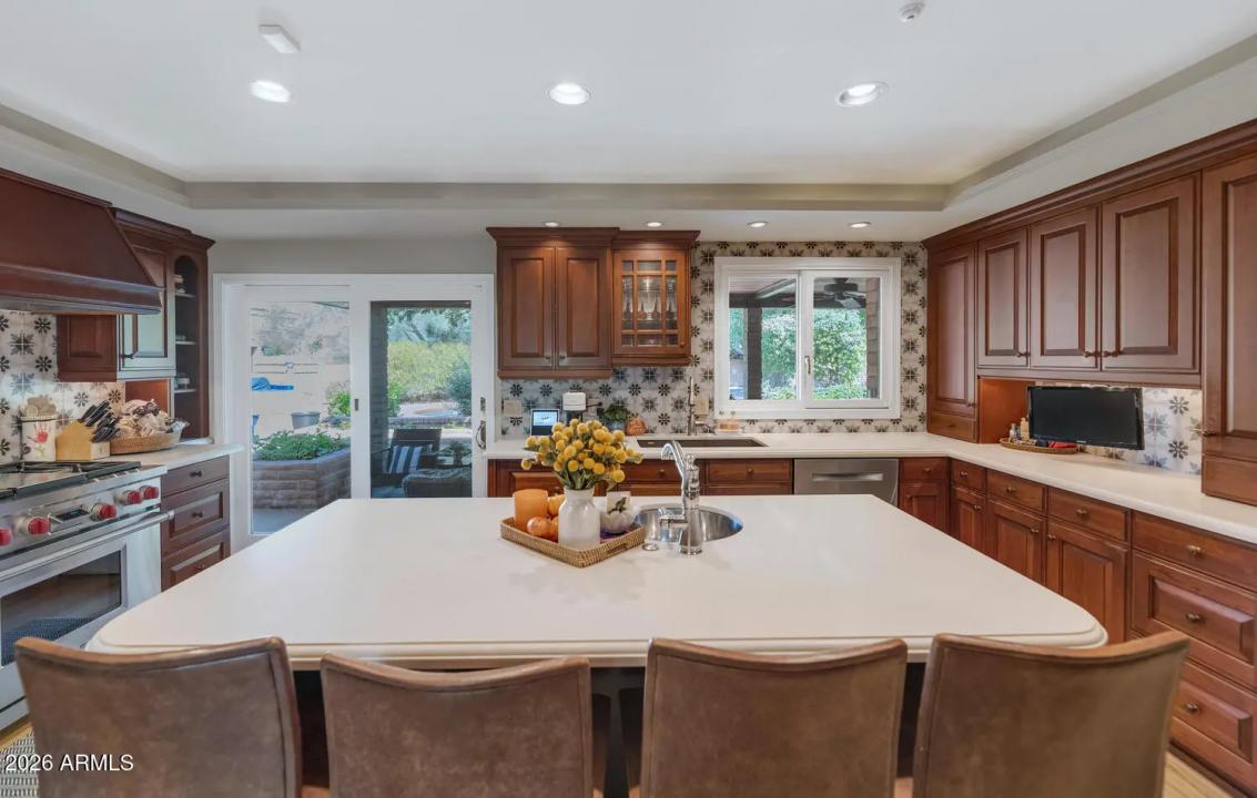 Real Estate Picture 25