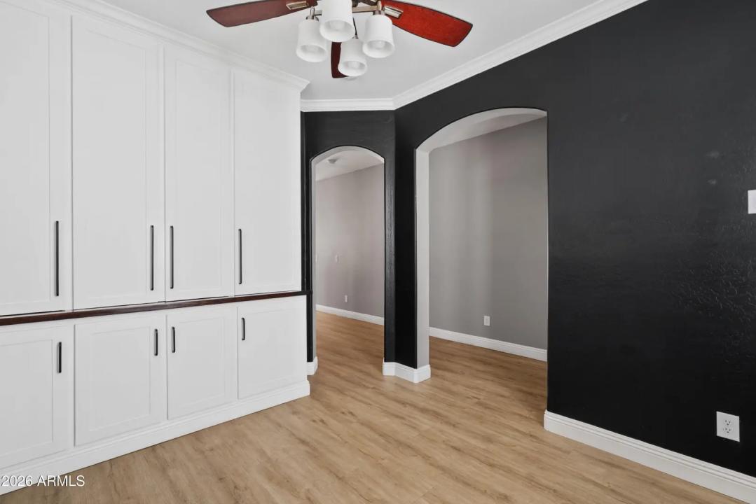 Real Estate Picture 3