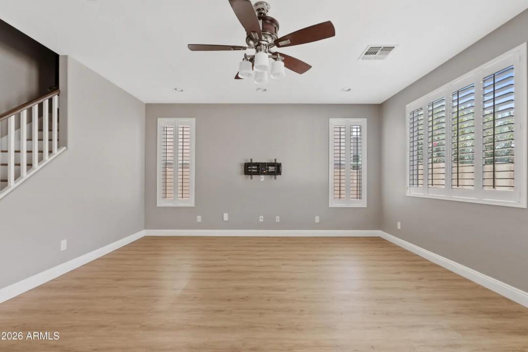 Real Estate Picture 6