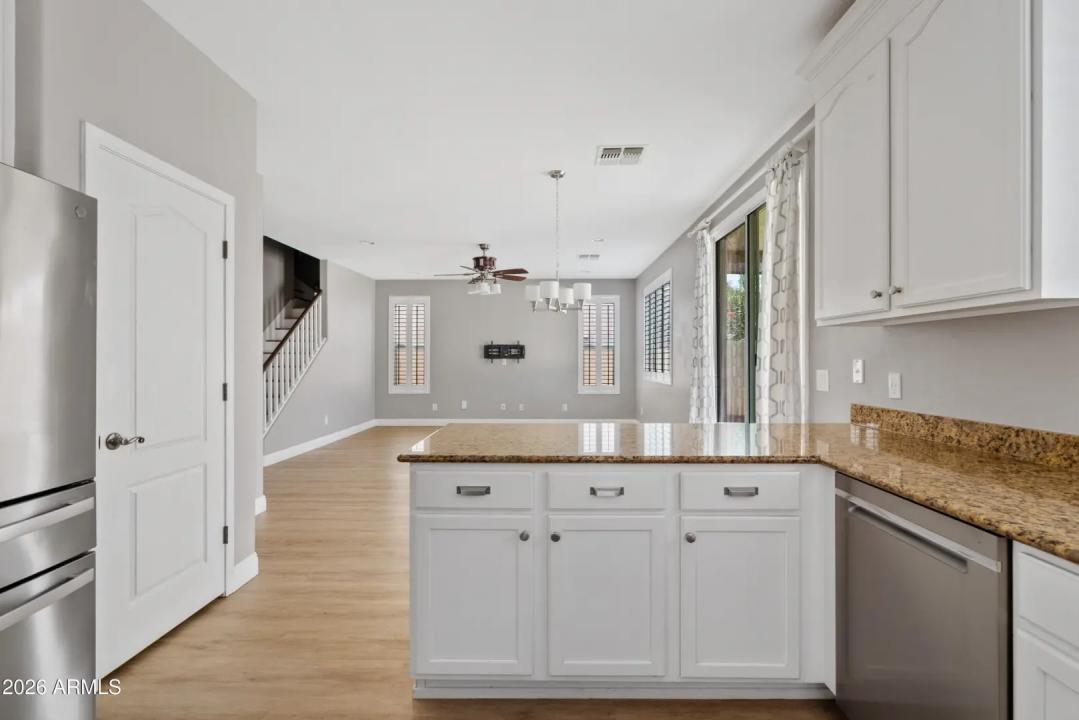 Real Estate Picture 10