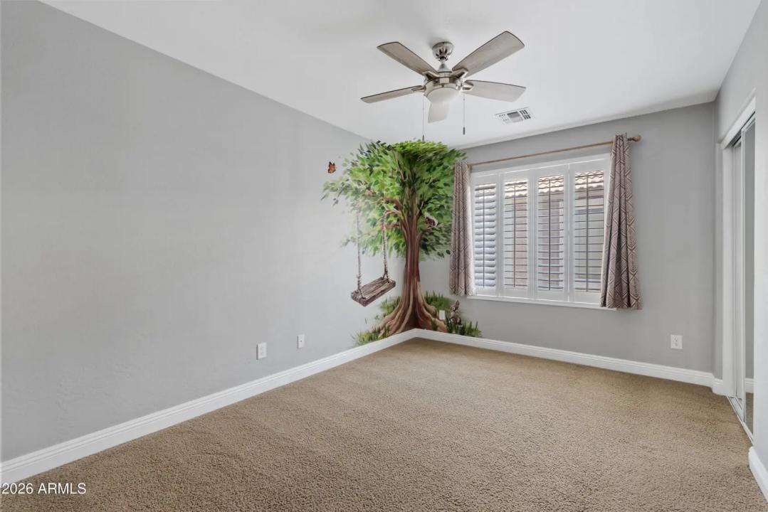 Real Estate Picture 23