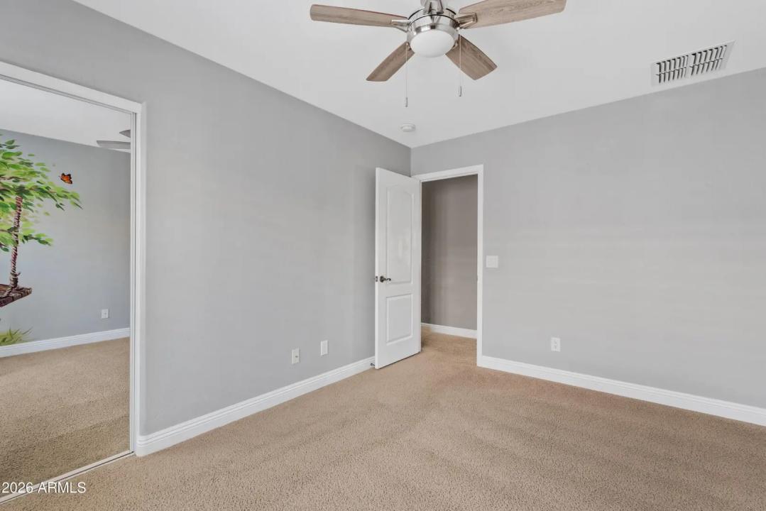 Real Estate Picture 24