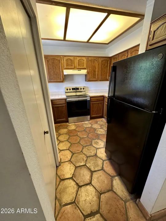 Real Estate Picture 8