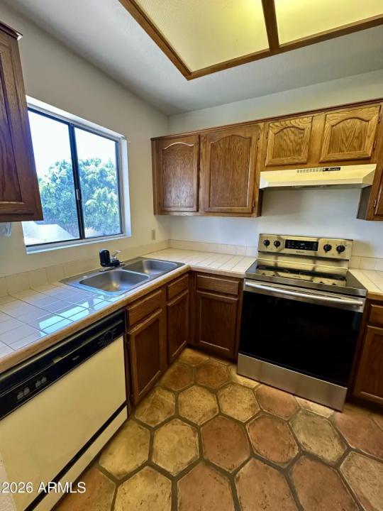 Real Estate Picture 7