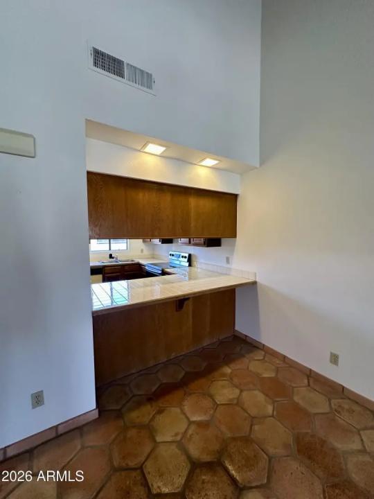 Real Estate Picture 9