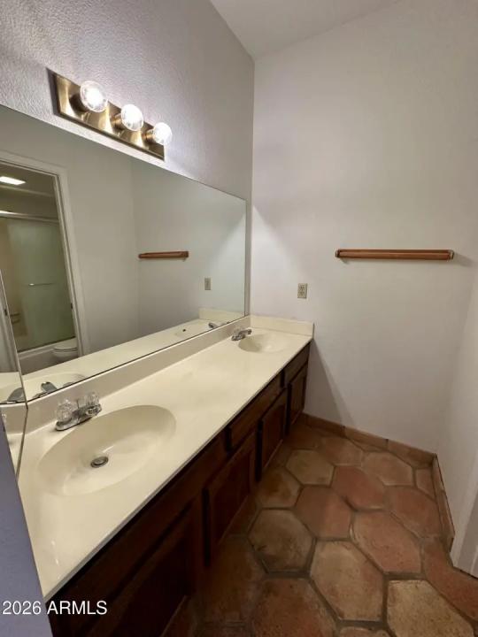 Real Estate Picture 14