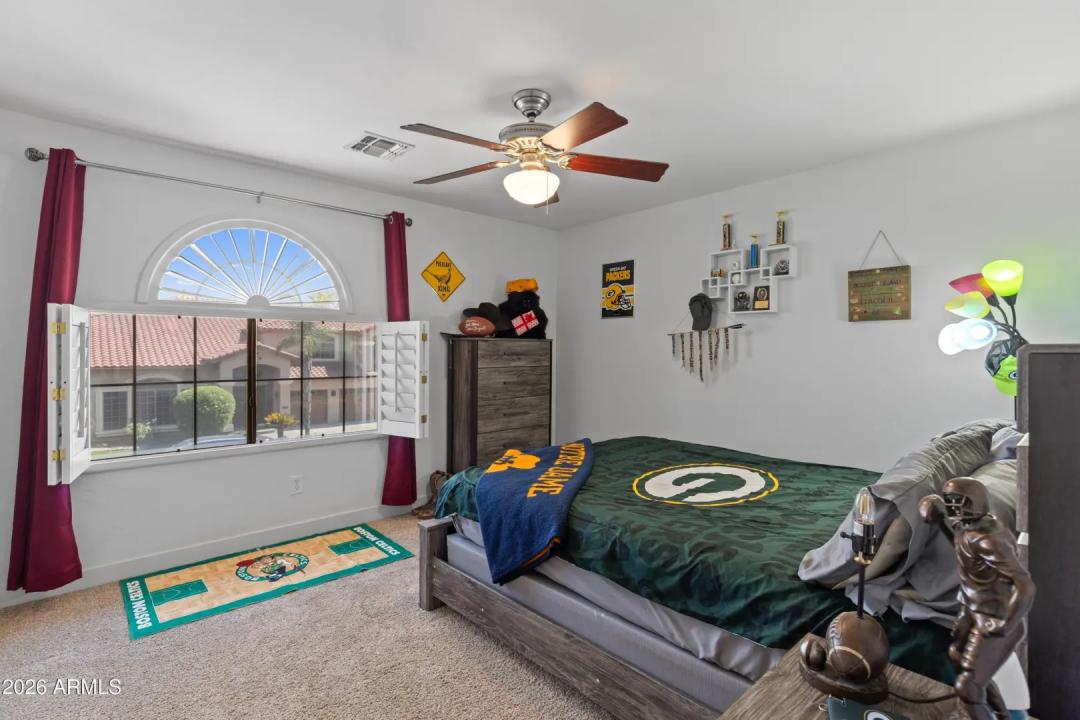 Real Estate Picture 15