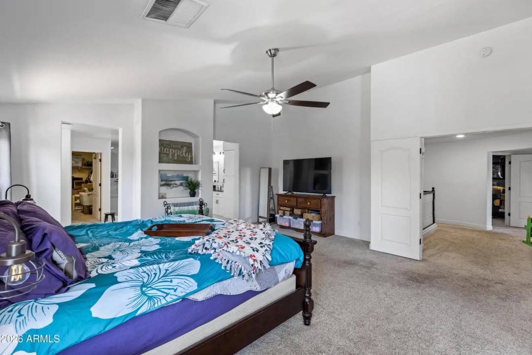 Real Estate Picture 22