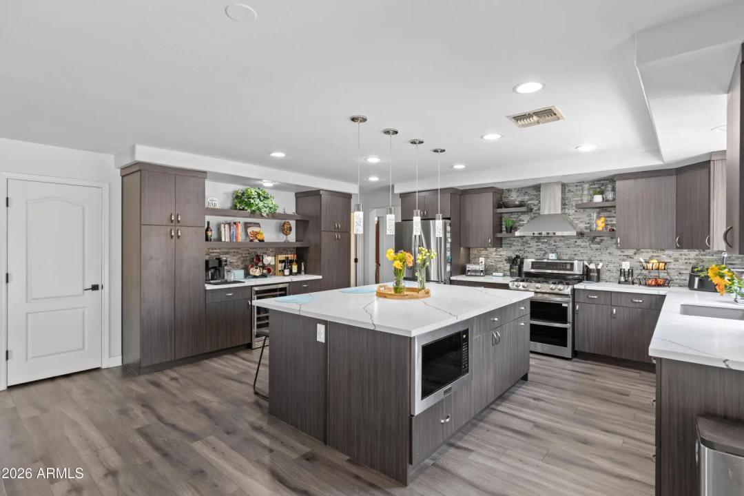 Real Estate Picture 2