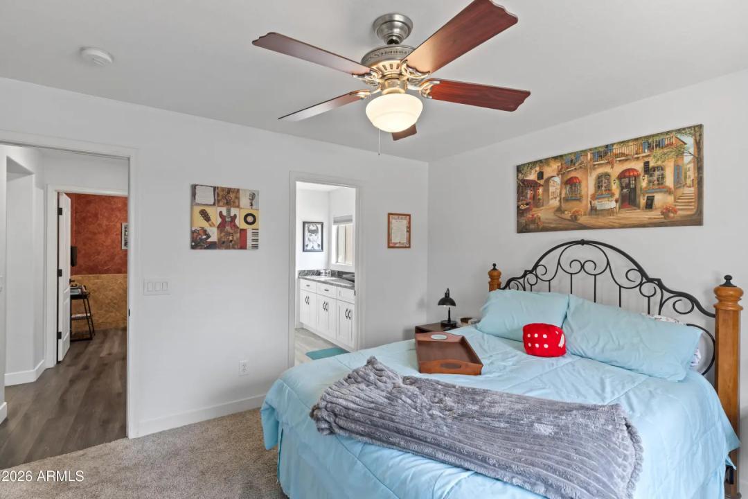 Real Estate Picture 32