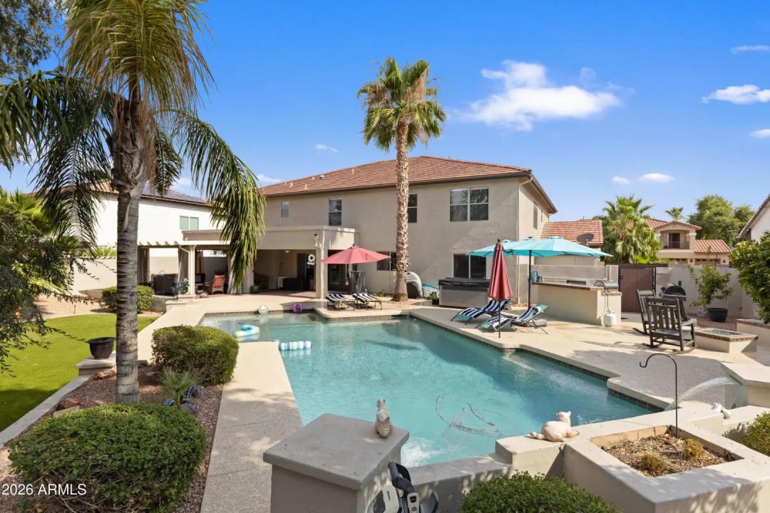 Real Estate Picture 4