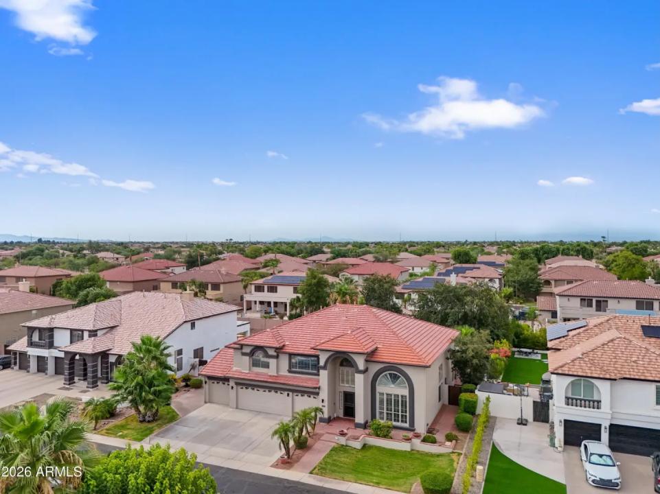 Real Estate Picture 10