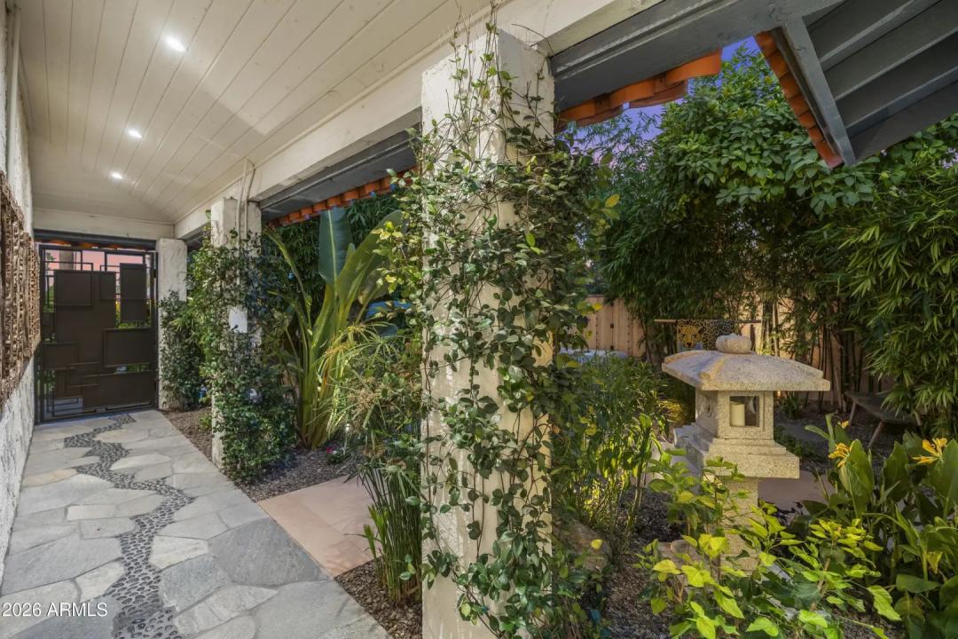Real Estate Picture 1