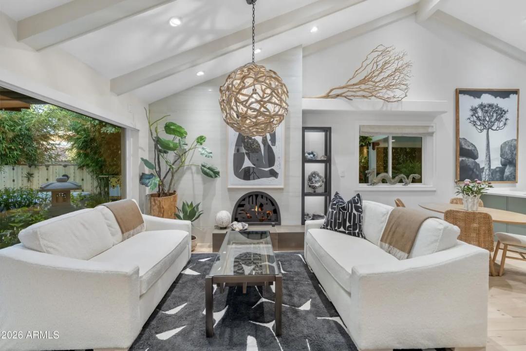 Real Estate Picture 4