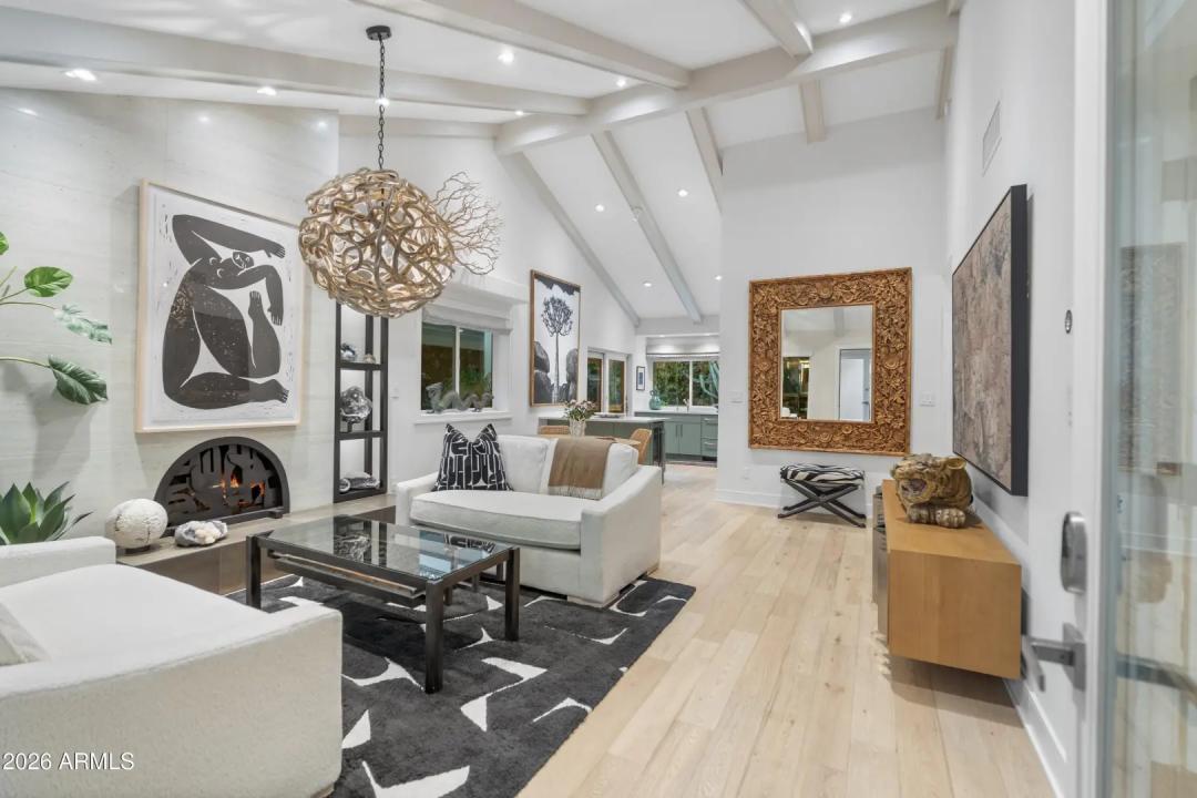 Real Estate Picture 5