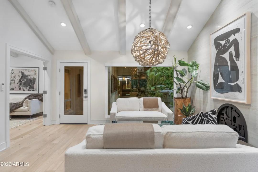 Real Estate Picture 6