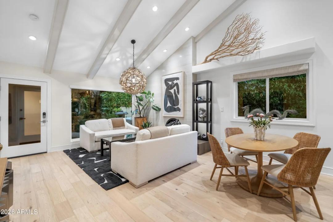 Real Estate Picture 11