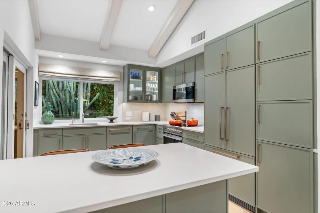 Real Estate Picture 16