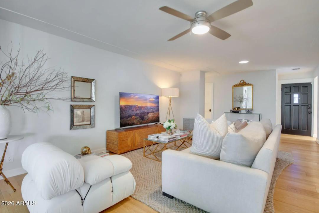 Real Estate Picture 5