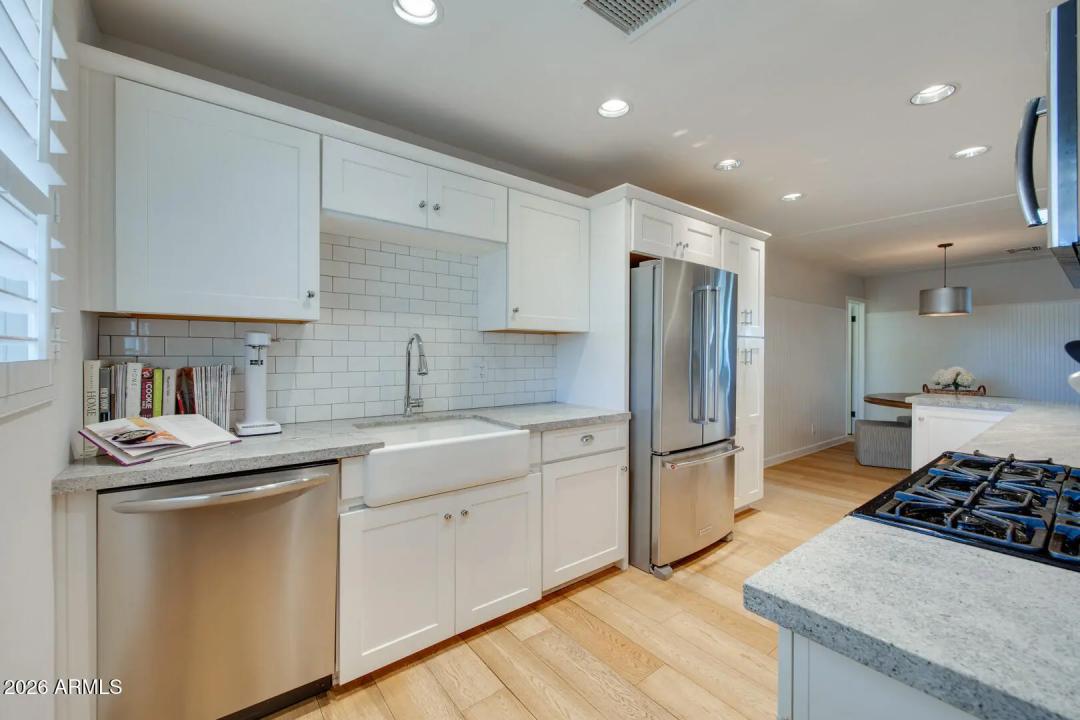 Real Estate Picture 6