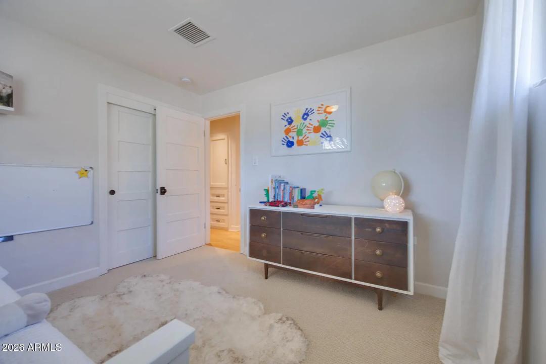 Real Estate Picture 11