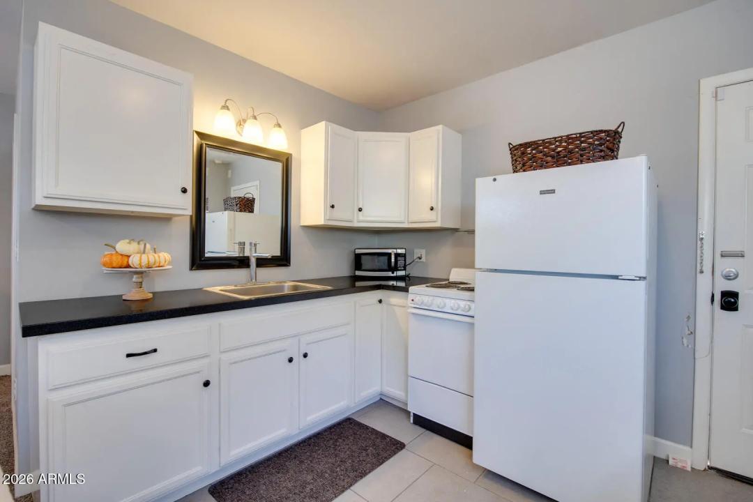 Real Estate Picture 24