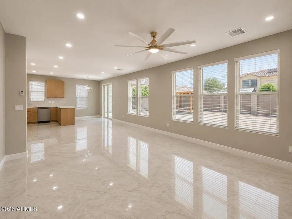 Real Estate Picture 6
