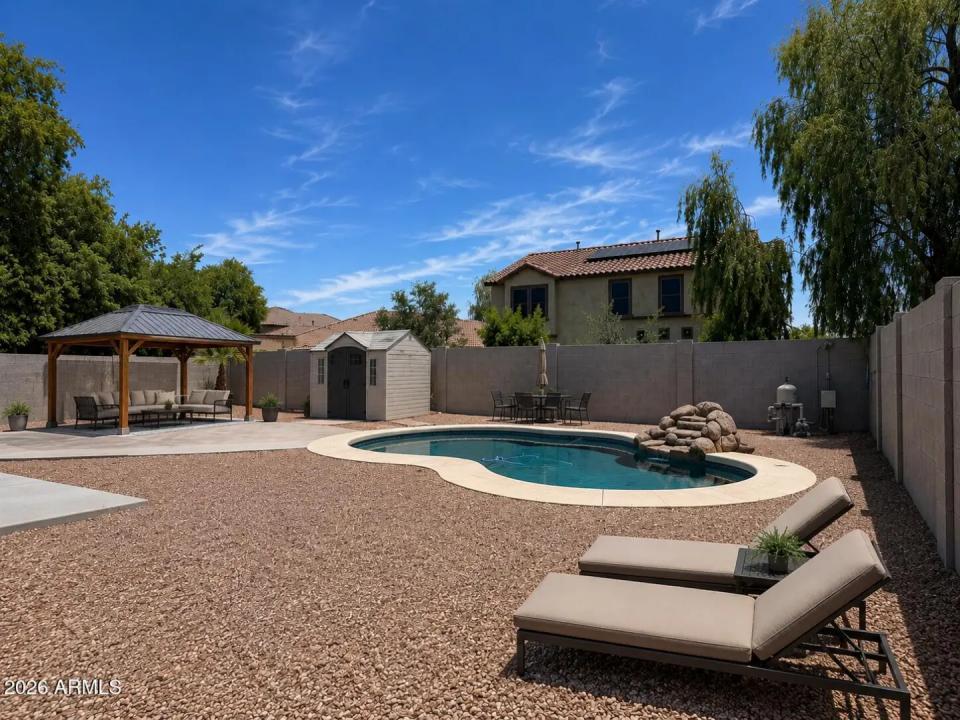 Real Estate Picture 22