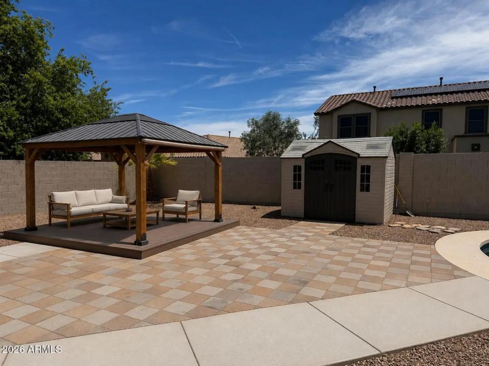 Real Estate Picture 24