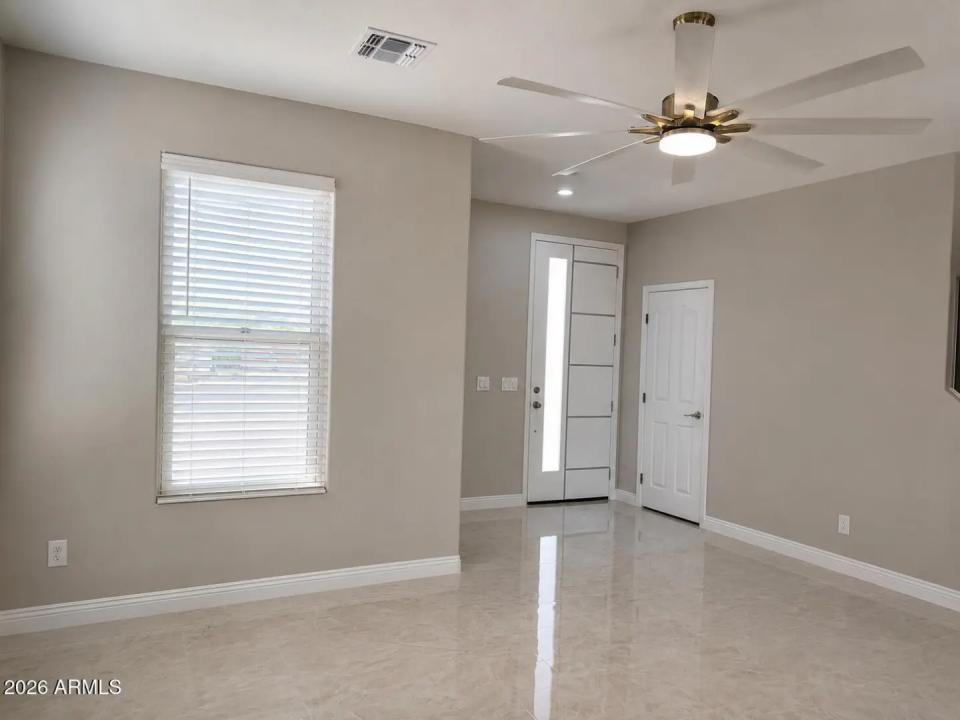 Real Estate Picture 5