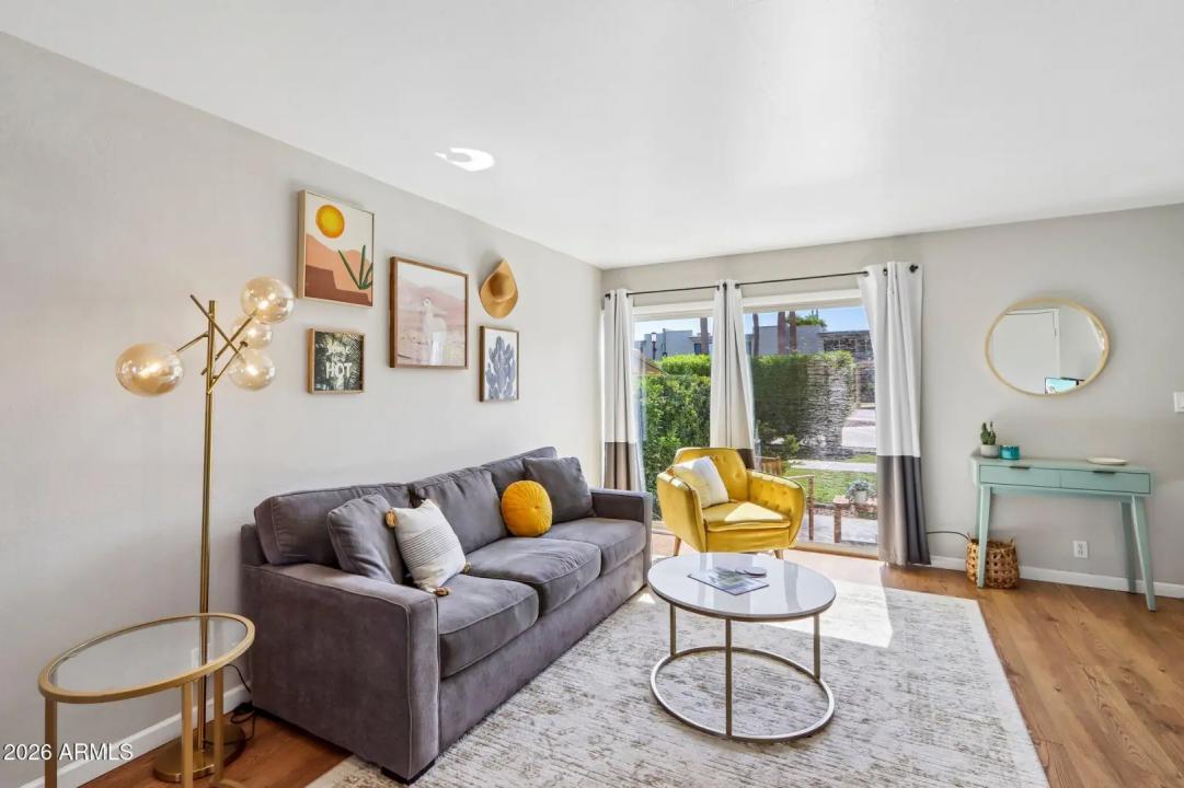 Real Estate Picture 10