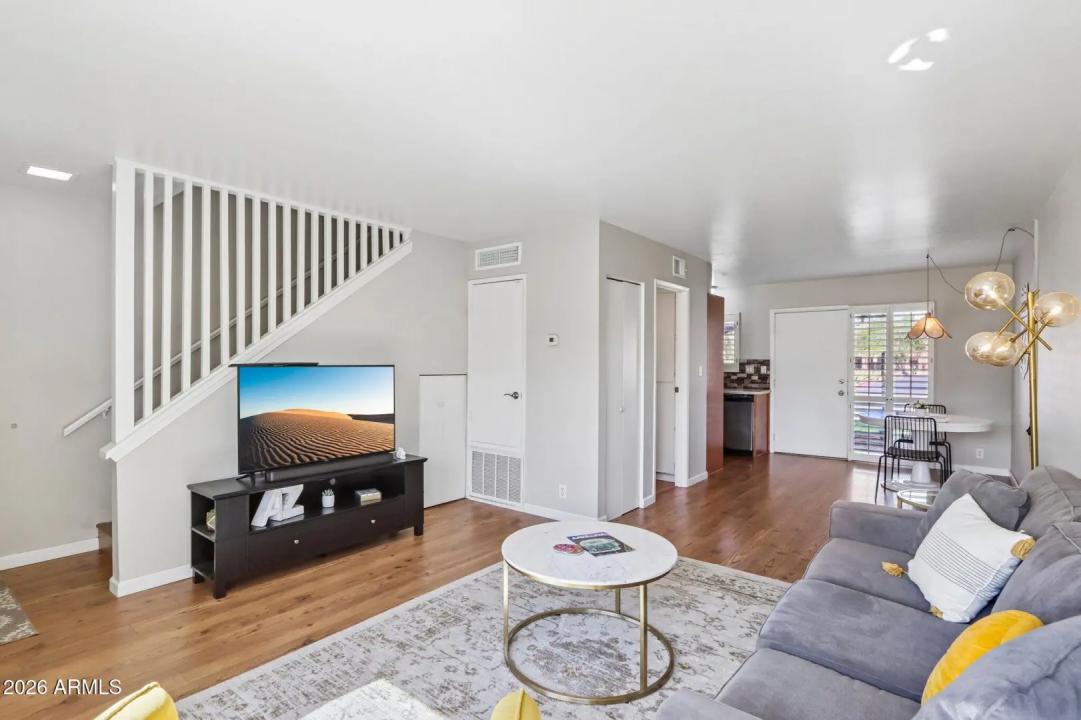 Real Estate Picture 13