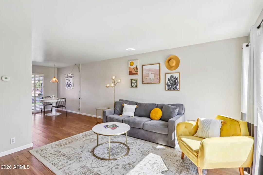 Real Estate Picture 12
