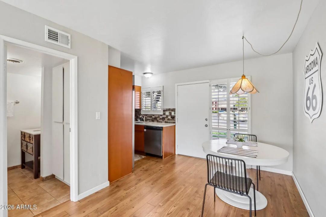 Real Estate Picture 7