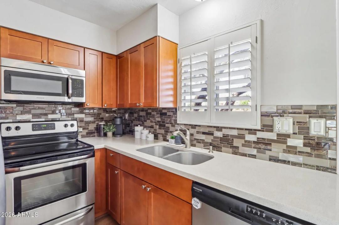 Real Estate Picture 5