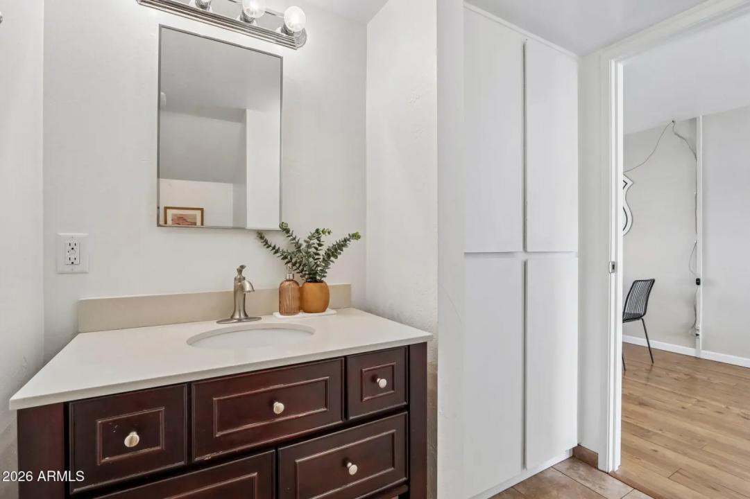Real Estate Picture 9