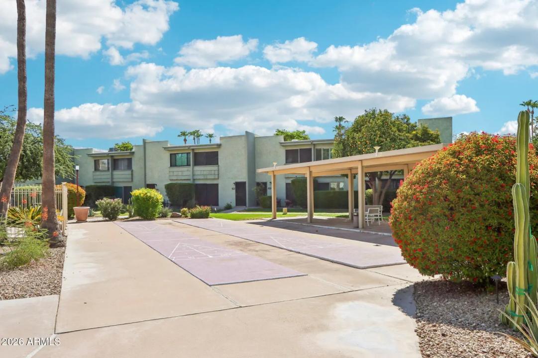 Real Estate Picture 24