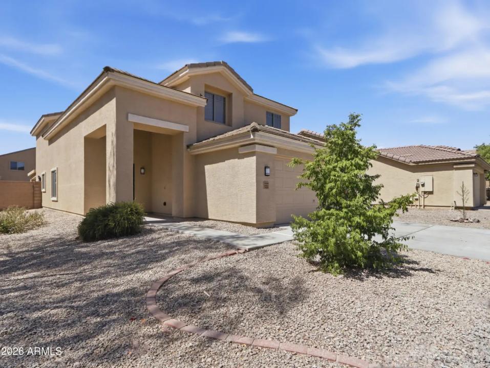 Real Estate Picture 3