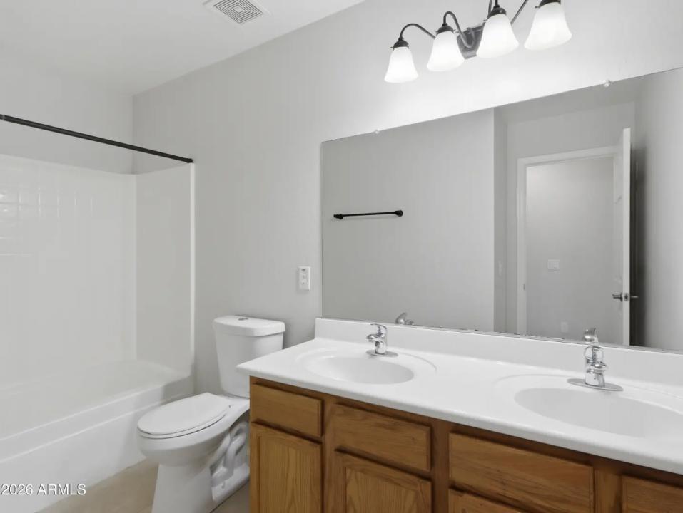 Real Estate Picture 33