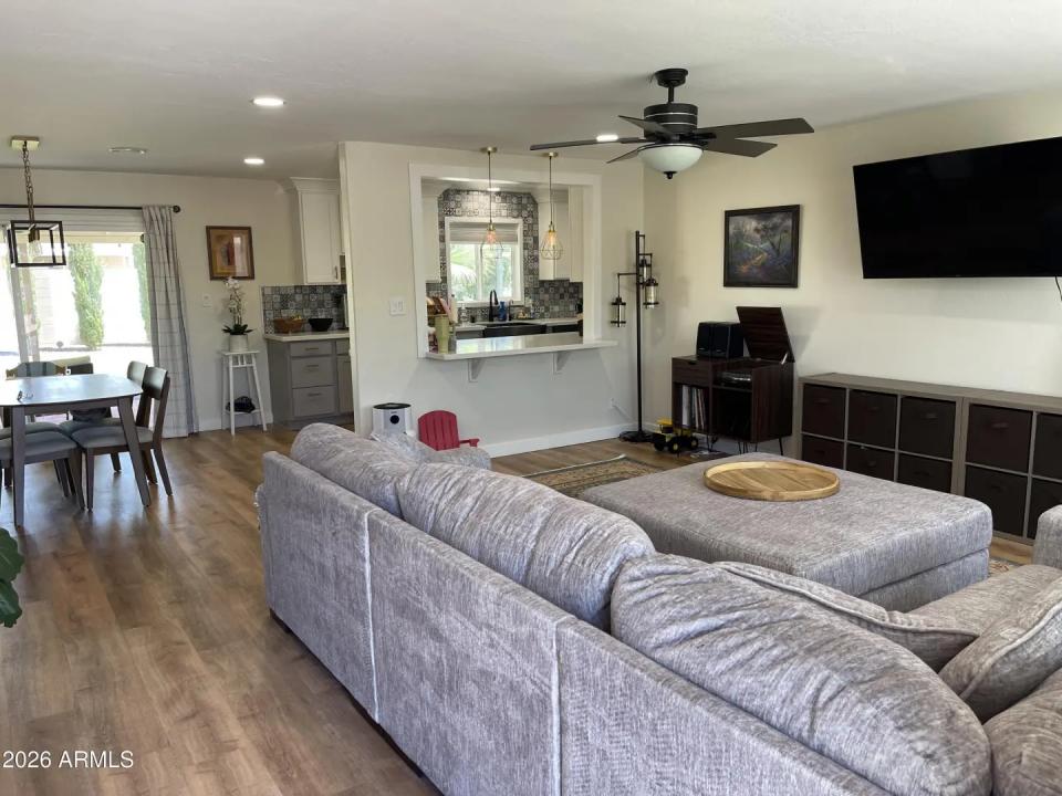 Real Estate Picture 3