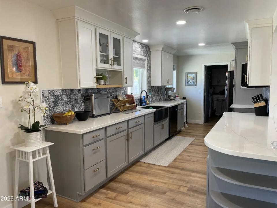 Real Estate Picture 6