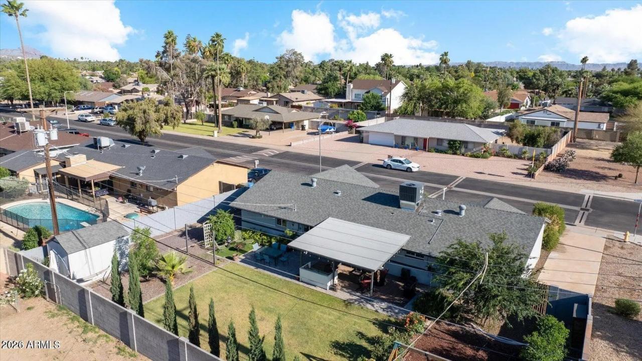 Real Estate Picture 11