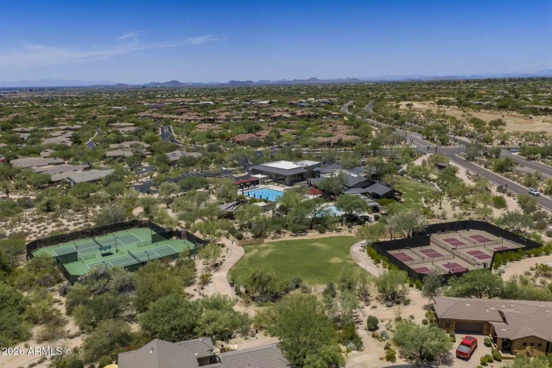 Real Estate Picture 33