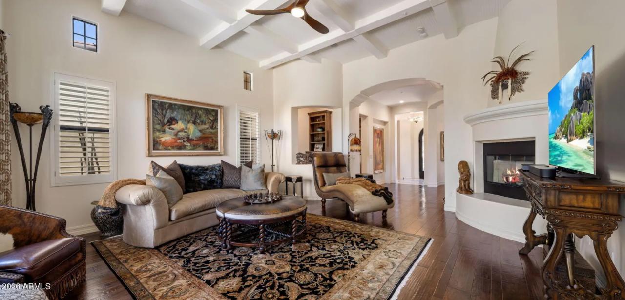 Real Estate Picture 11