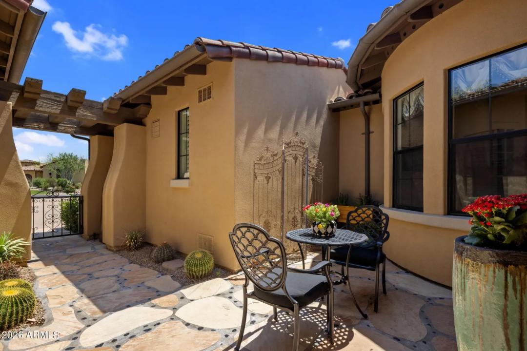 Real Estate Picture 3