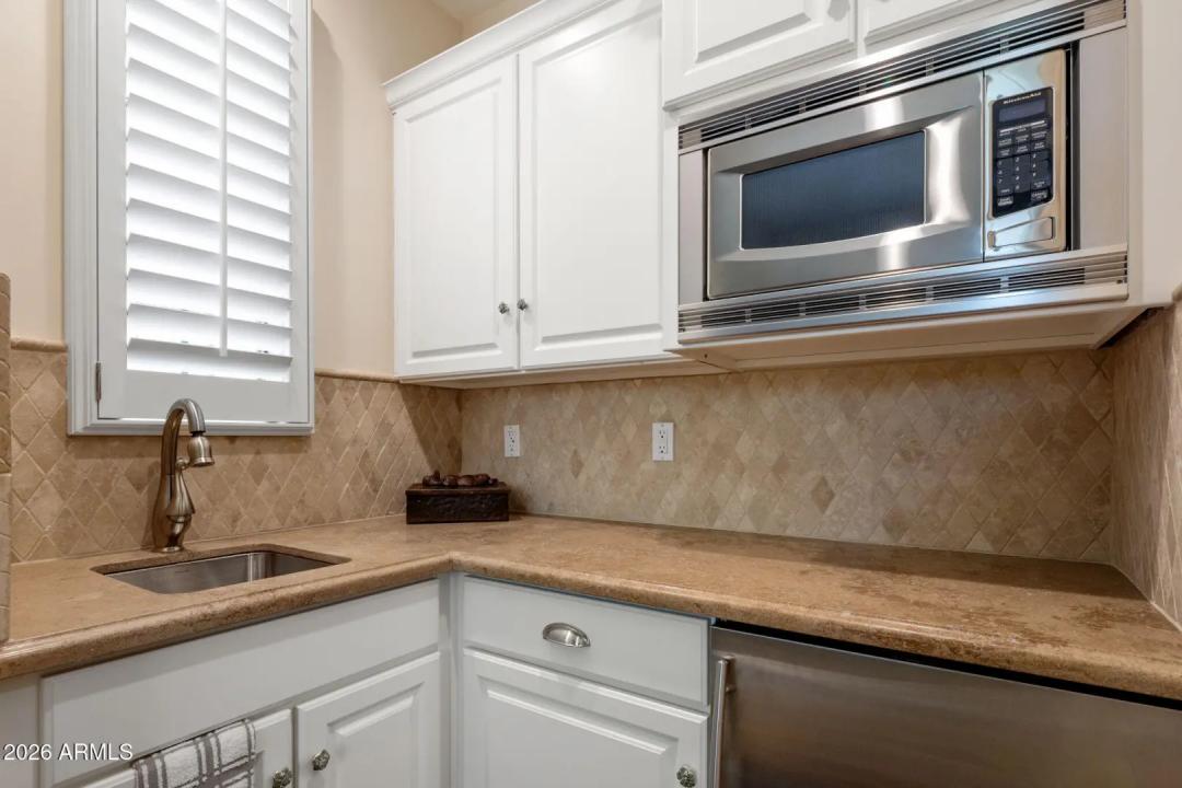 Real Estate Picture 22
