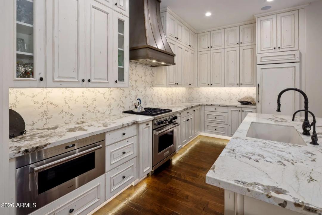 Real Estate Picture 8