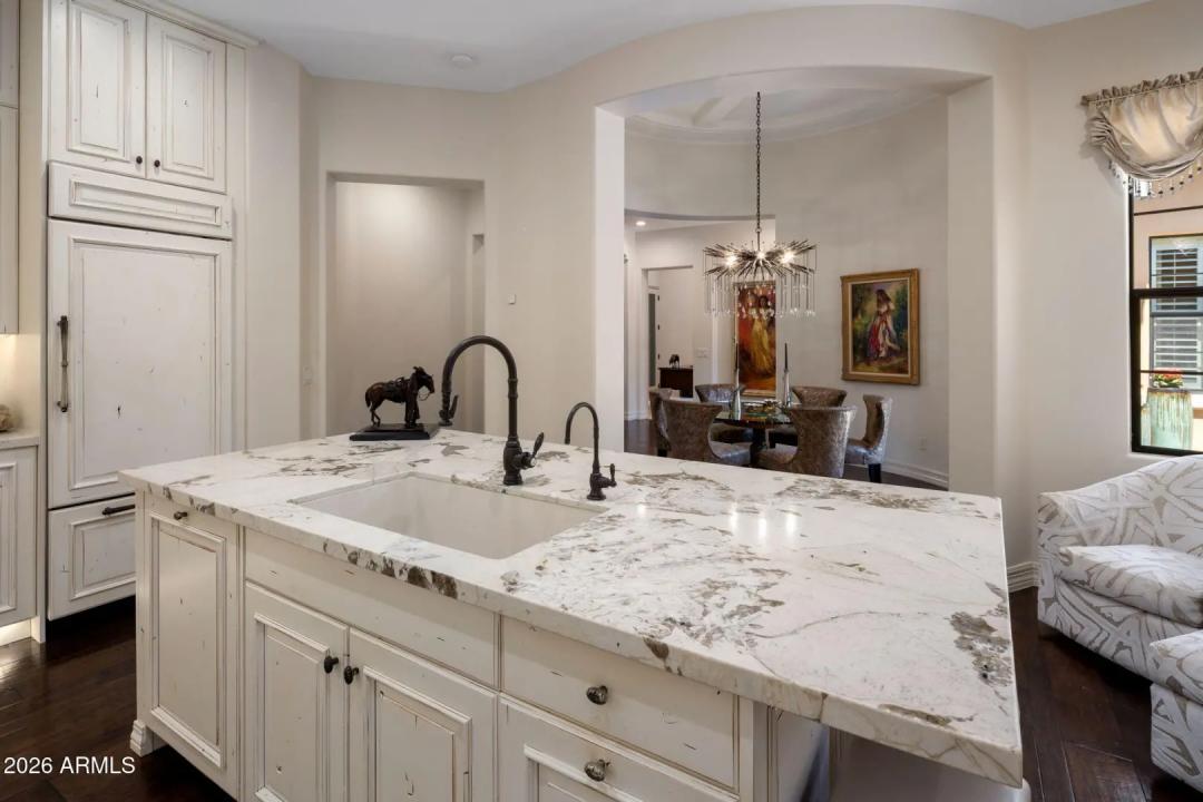Real Estate Picture 9